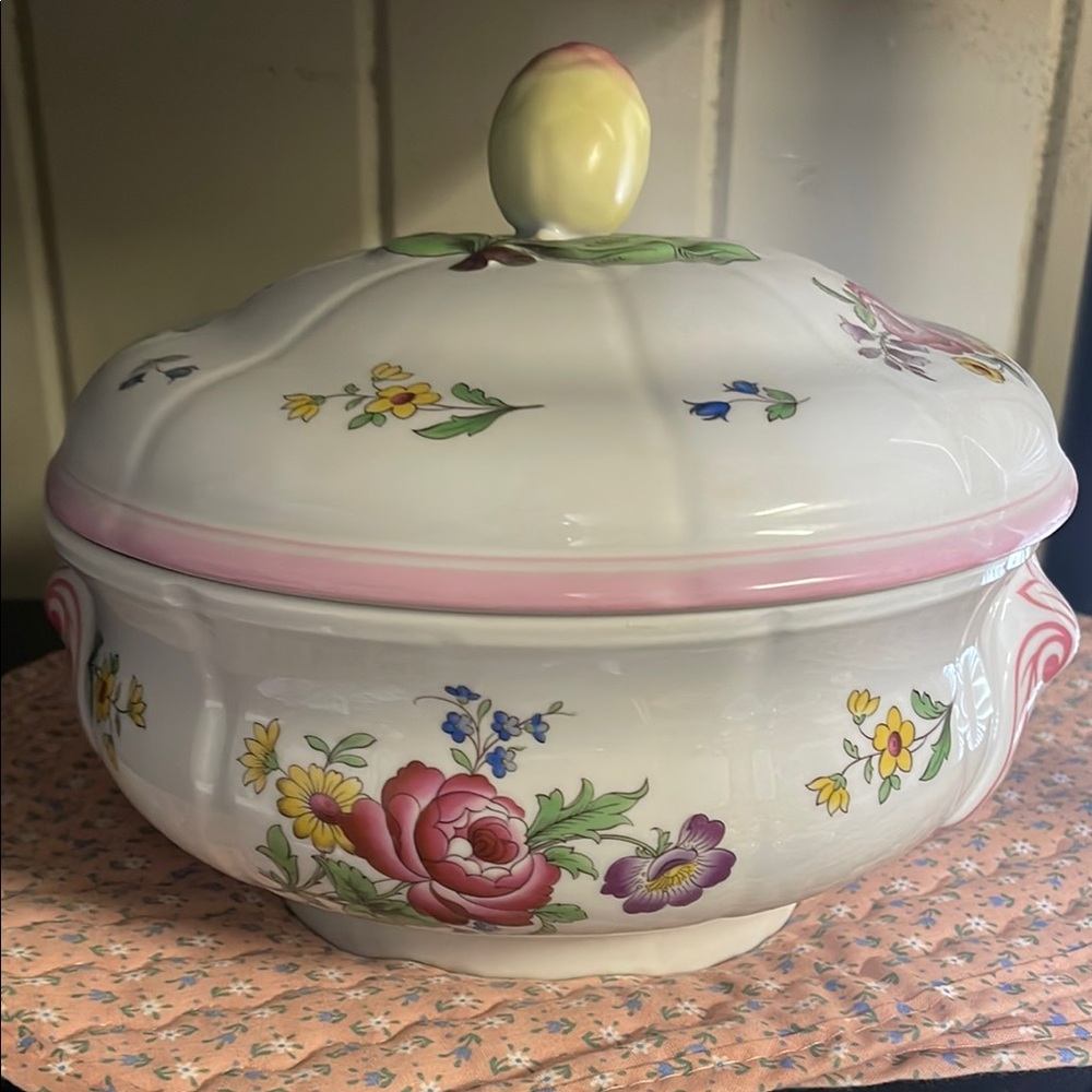Vintage Marlborough Casserole Dish